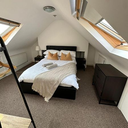 Central & Cozy 3Br Apt - High Chair - Free Parking 런던 외부 사진